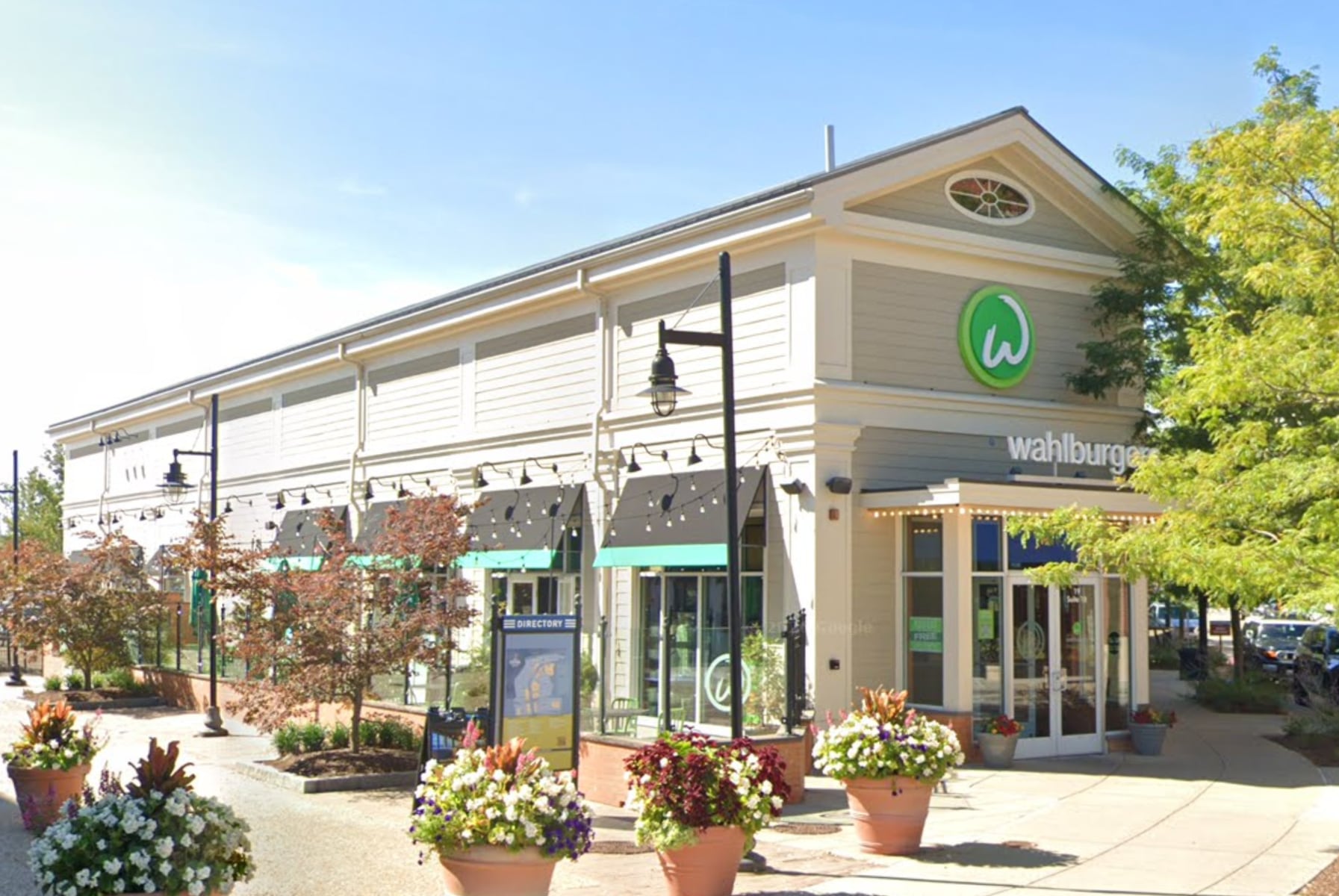 Wahlburgers to close original location in Hingham after 15 years