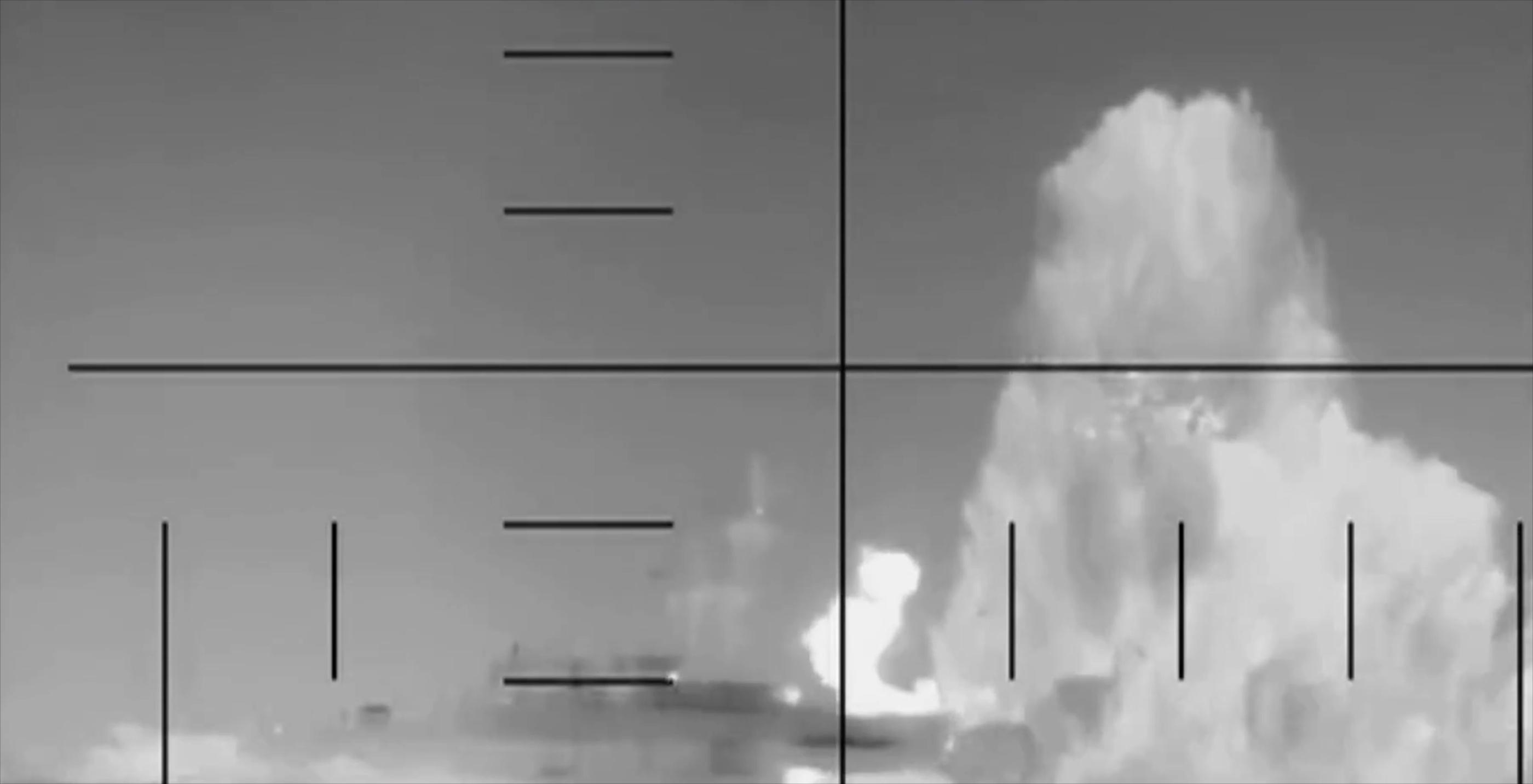 Royal Navy Launches A Heavy U.S. Torpedo From An Underwater Drone
