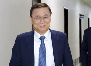 NIS sees Trump-Kim talks around APEC as fifty-fifty: lawmaker