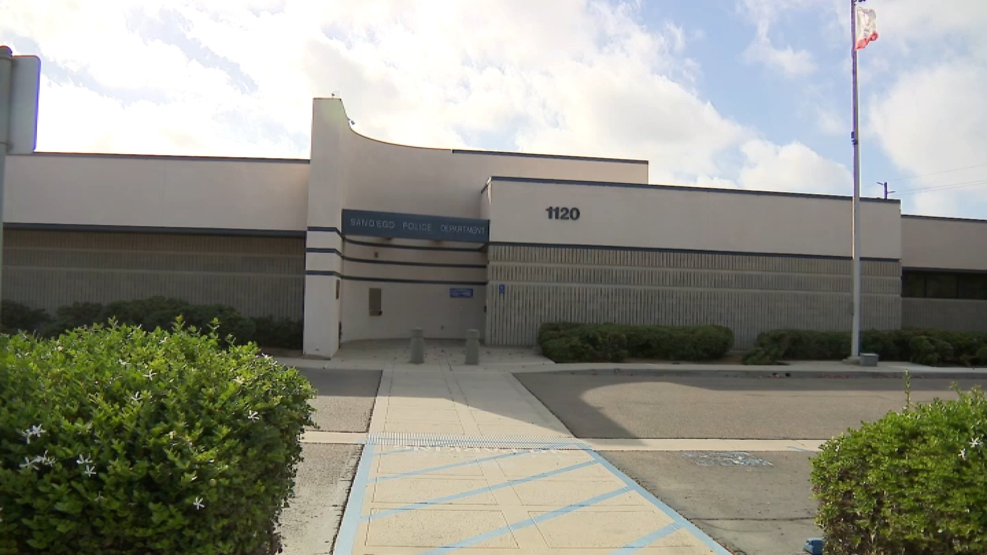 San Diego Police Station temporarily closes over possible mold issue