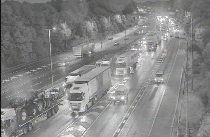 M6 closed over ‘tarmac supply & broken down machinery’ as rush hour commuters face long delays