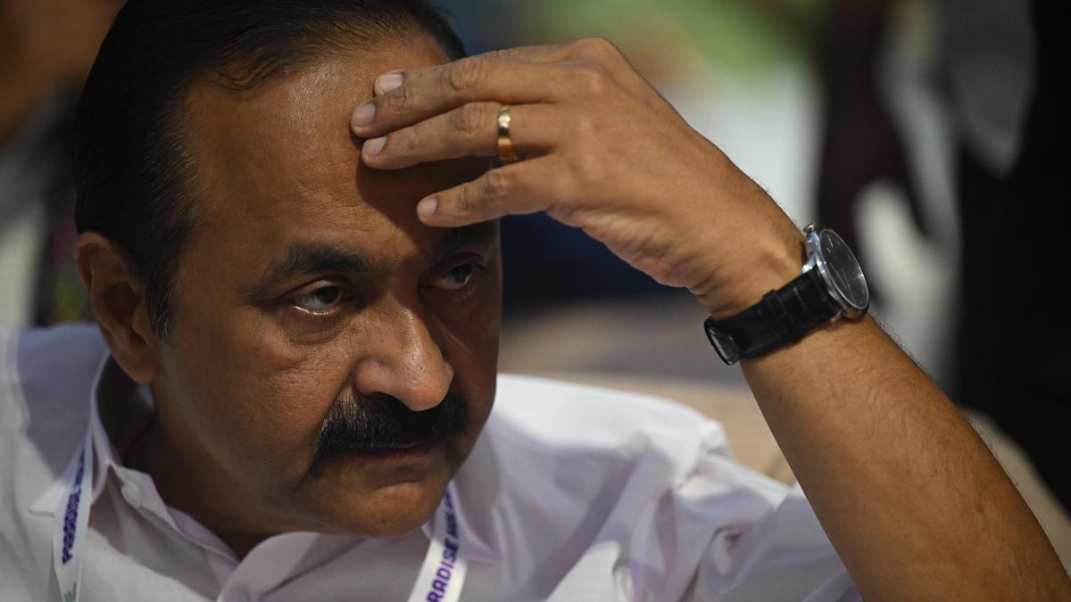 Keralam CM declines State police request to increase his security vehicles