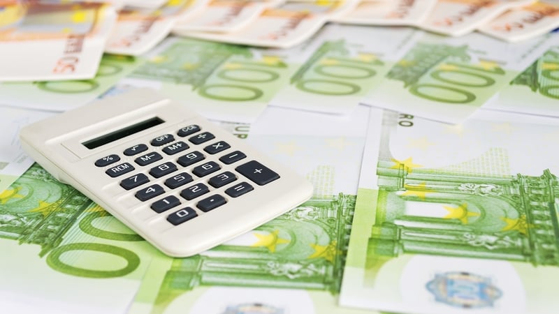 1,558 wealthy individuals due to pay income tax of €421m