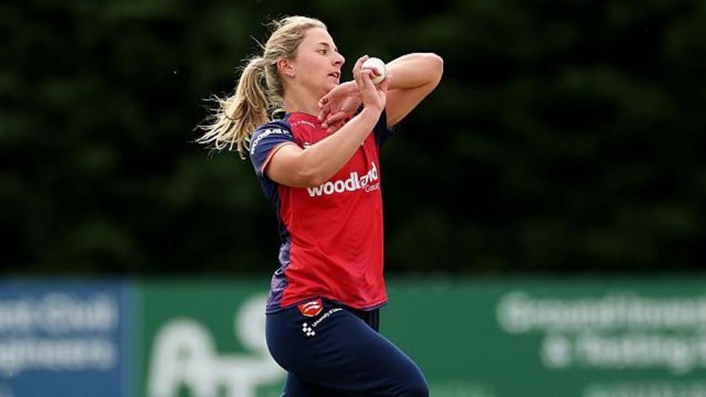 All-rounder Gray signs for Hampshire from Essex