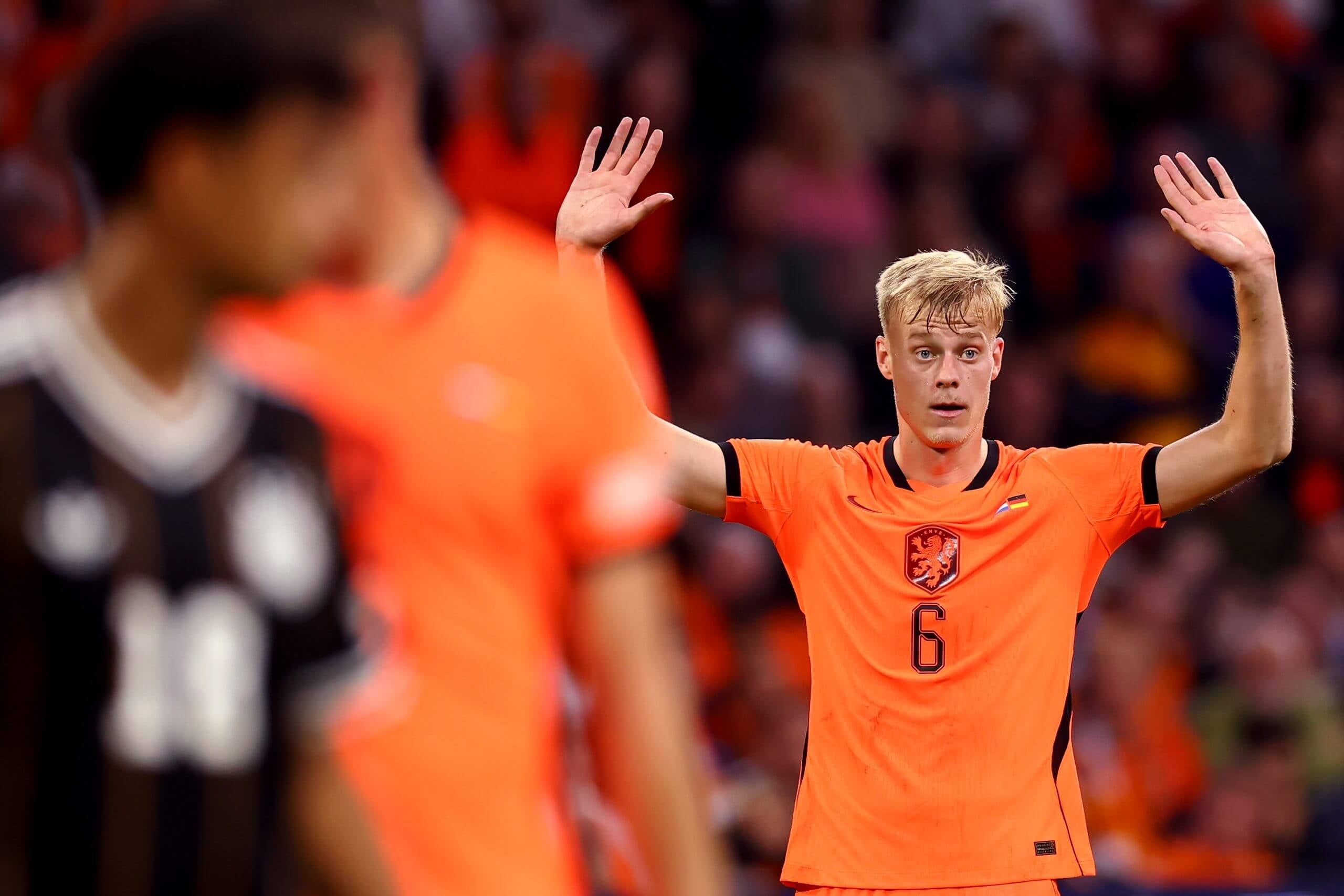 Tottenham's Jan Paul van Hecke withdraws from Netherlands squad with foot injury