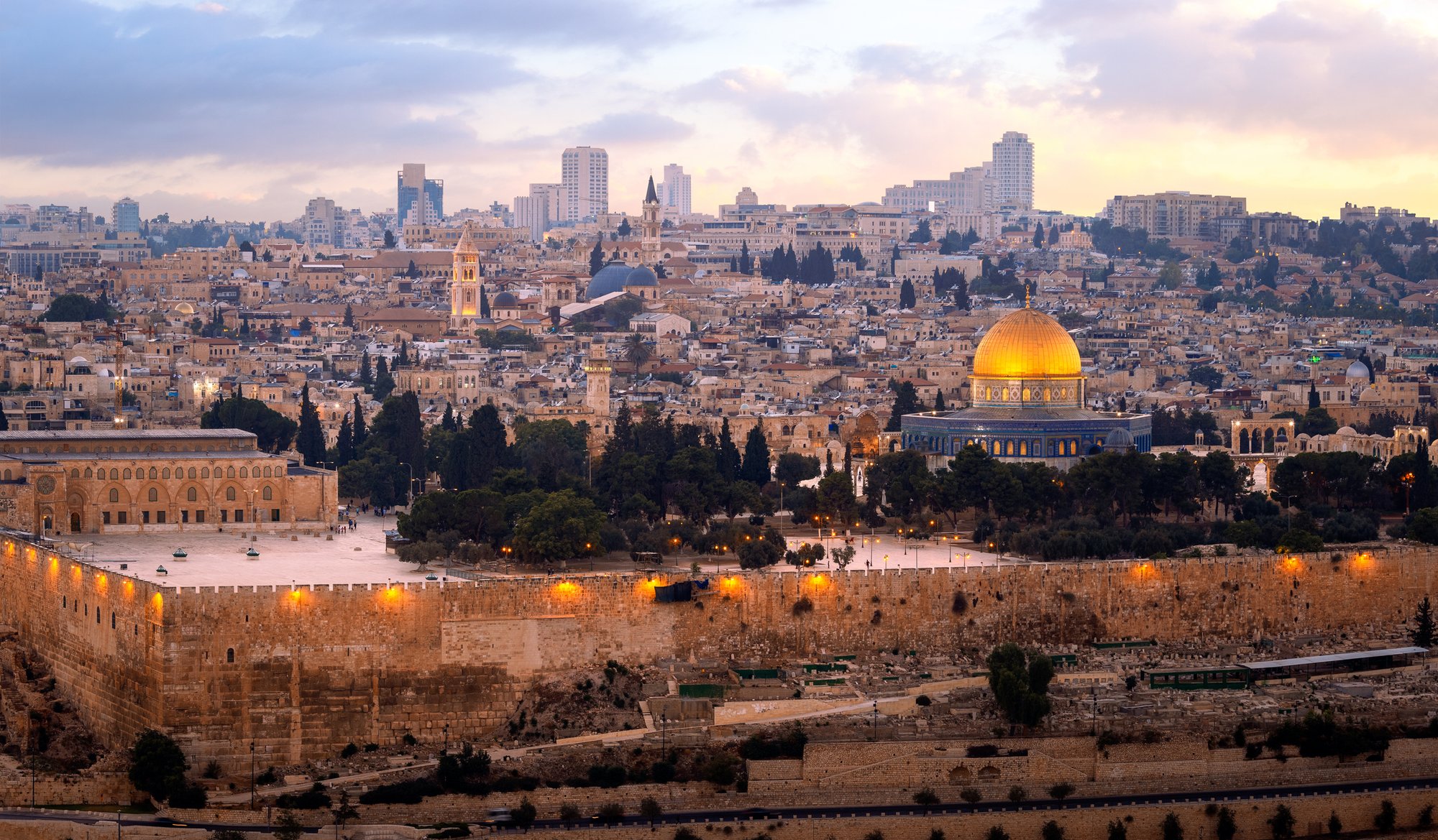 Archaeologists make major discovery near site of 2,000-year-old holy temple