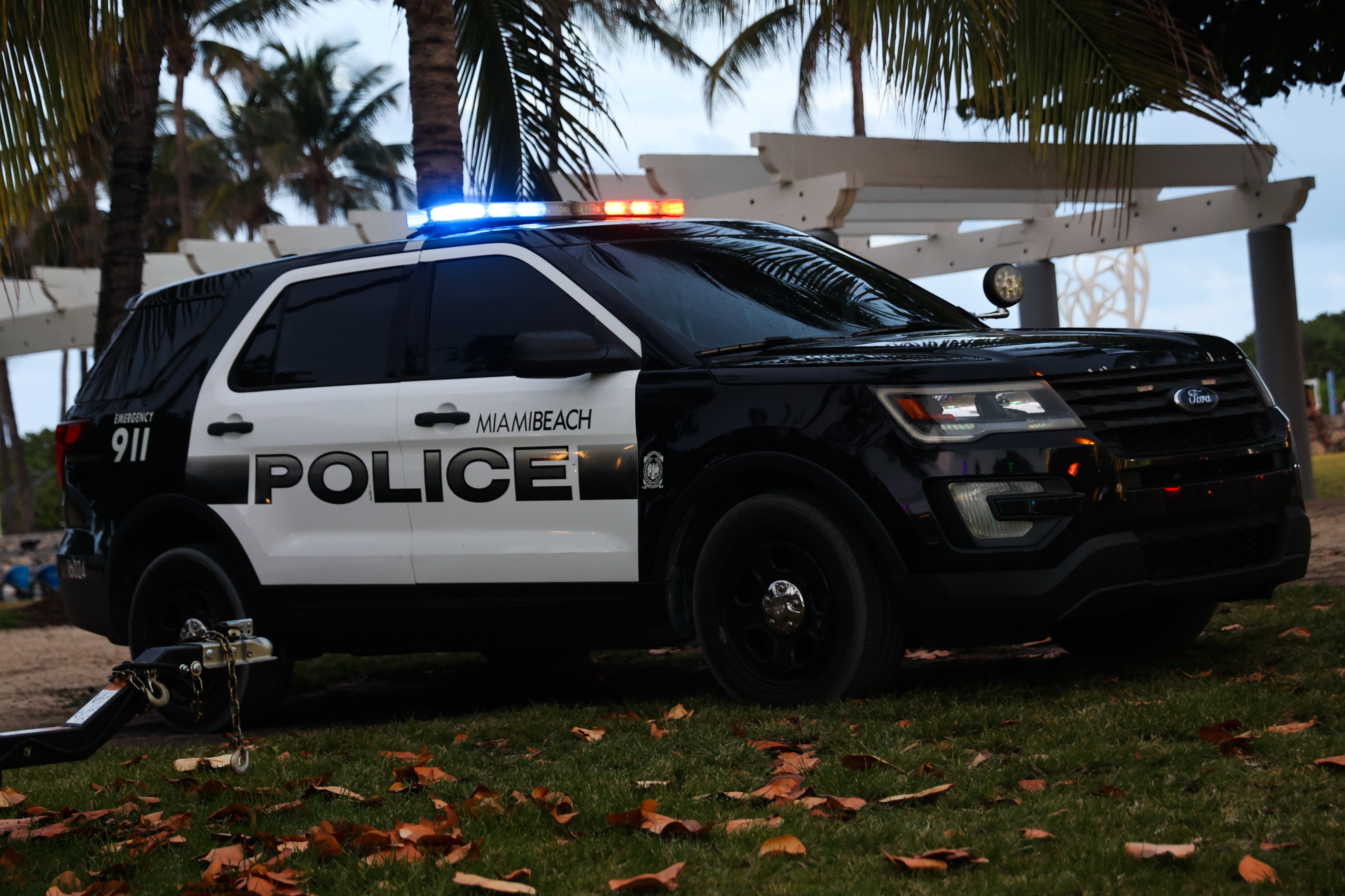 Taxi driver targeted drunk Miami Beach clubgoers in phone theft scheme, cops say