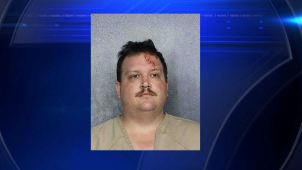 Davie town council candidate arrested on DUI charges after crashing into power pole, police say