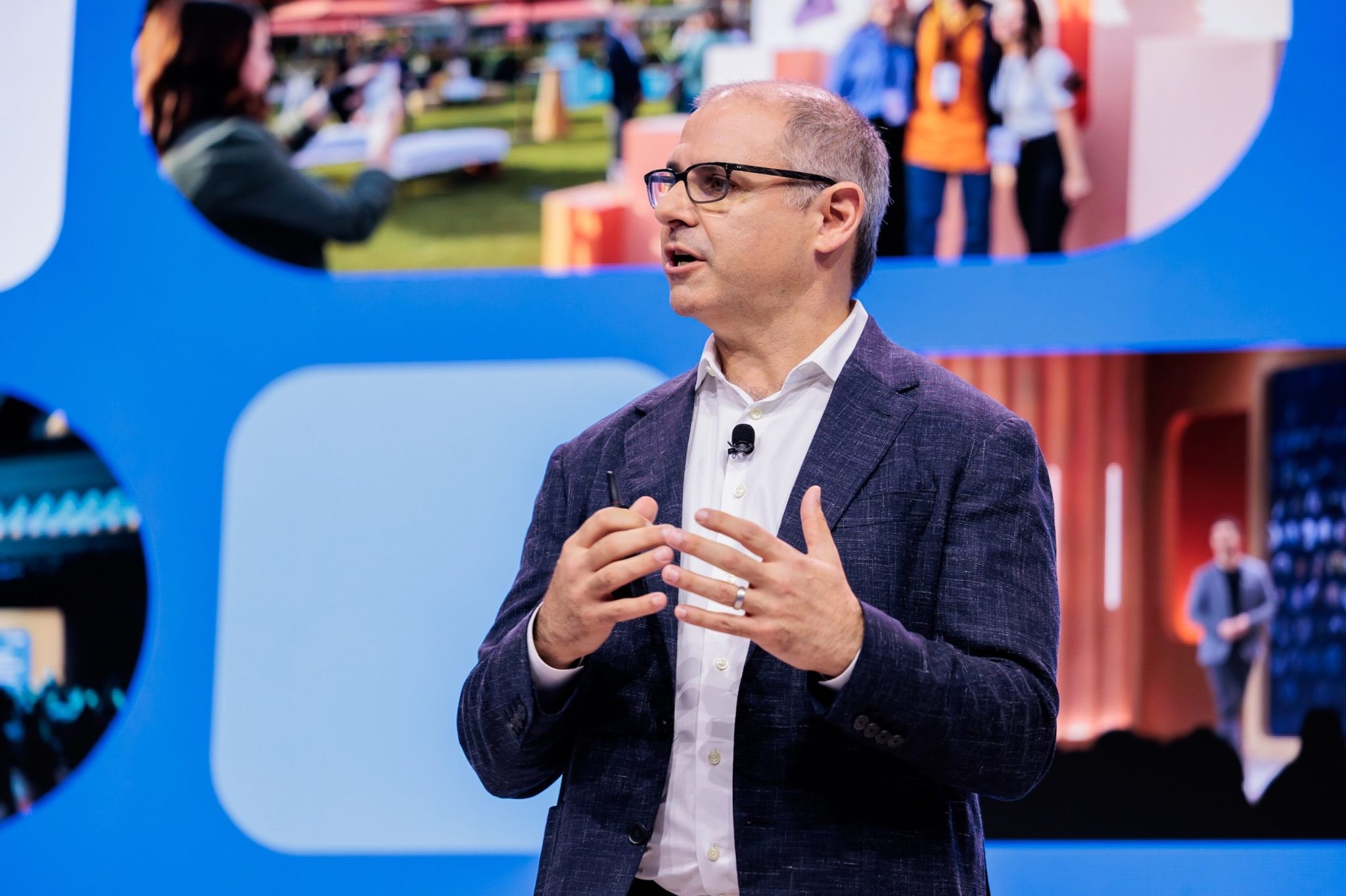 LinkedIn CEO says that job seekers are sending out 30% more applications than pre-pandemic—and it’s harder to ‘know who can actually do the job’