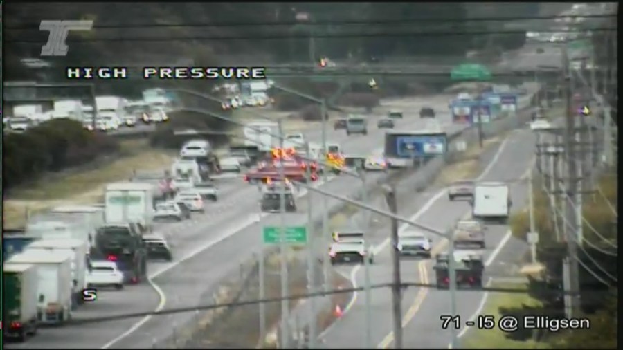 3-vehicle crash involving semitruck causes I-5 backup in Wilsonville