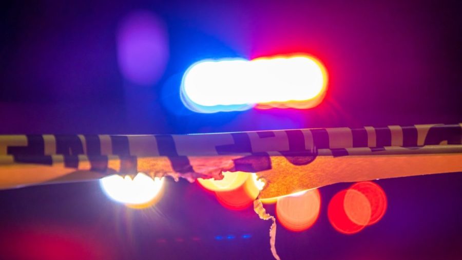Young girl shot outside an Aurora apartment complex