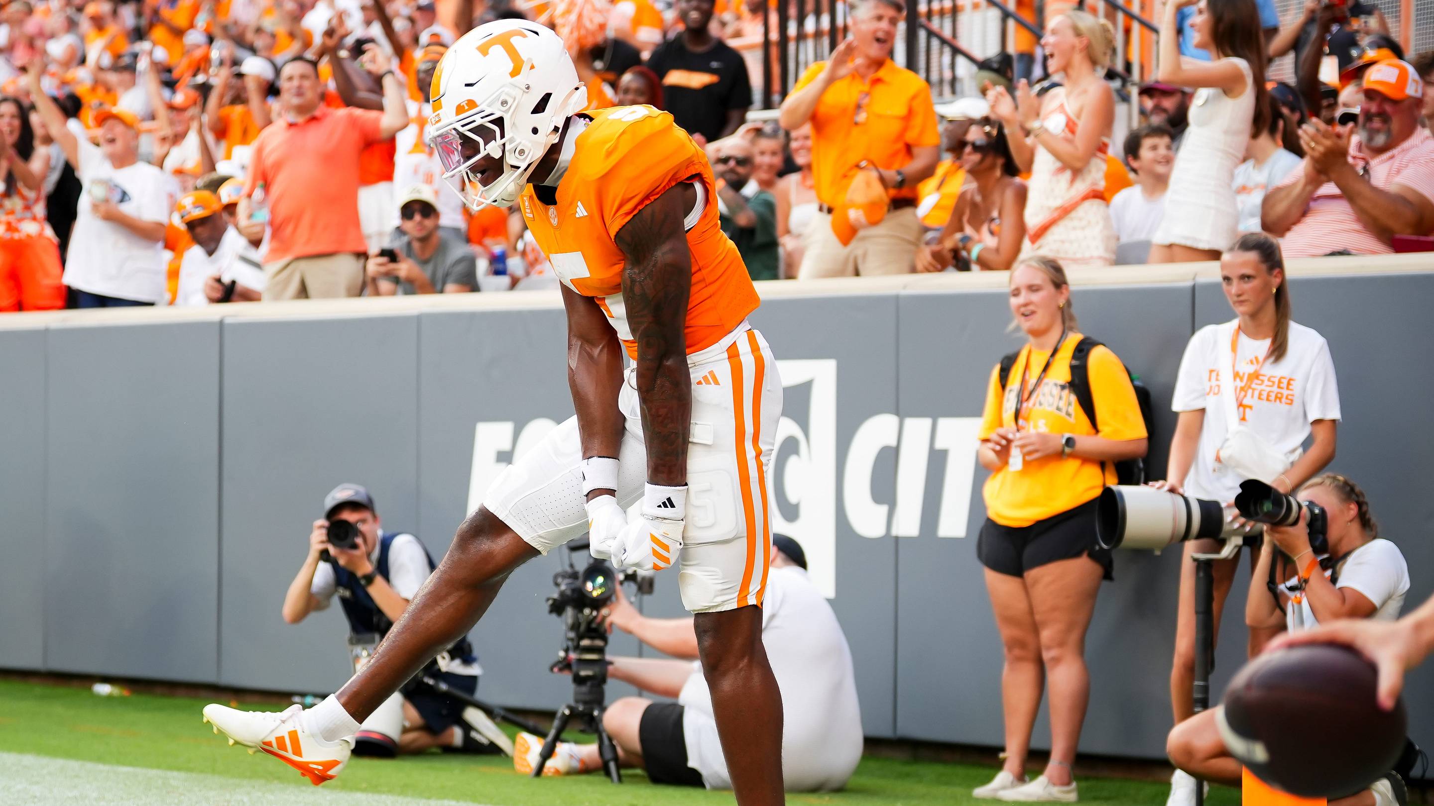Tennessee Wide Receiver Coach Kelsey Pope Announces Big TK Keys News