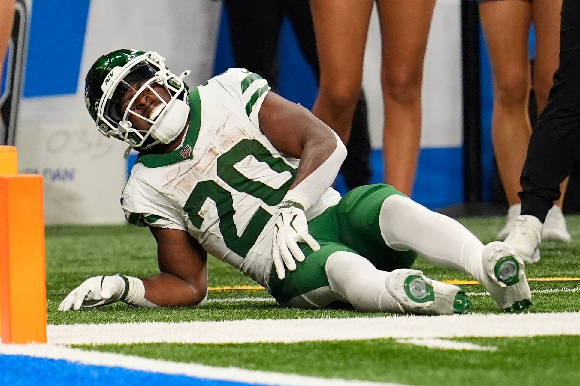 Jets running back Breece Hall is week to week with a quadriceps injury, 4 others also sitting out