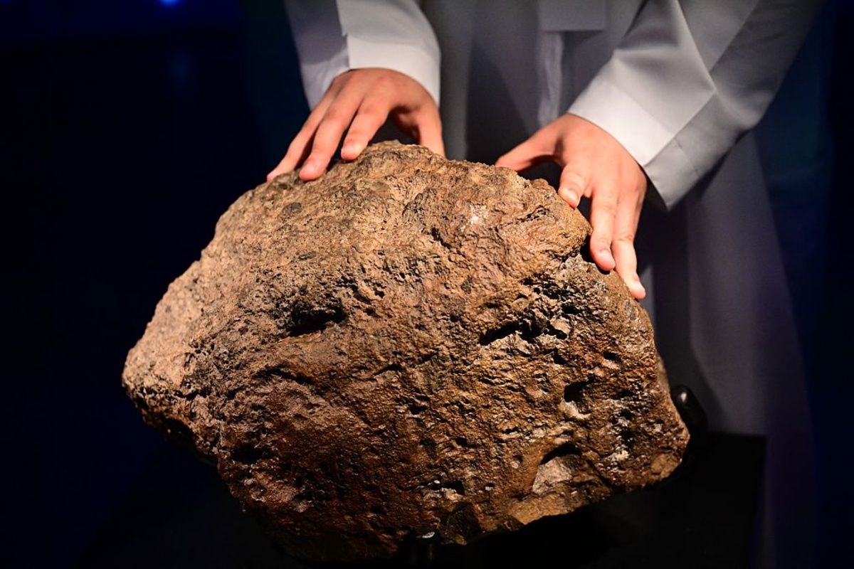 Murchison Meteorite Contains 66,000 Organic Formulas: World Mass Spectrometer Record