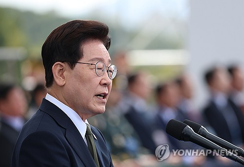 Lee's approval rating remains unchanged at 43 pct: poll
