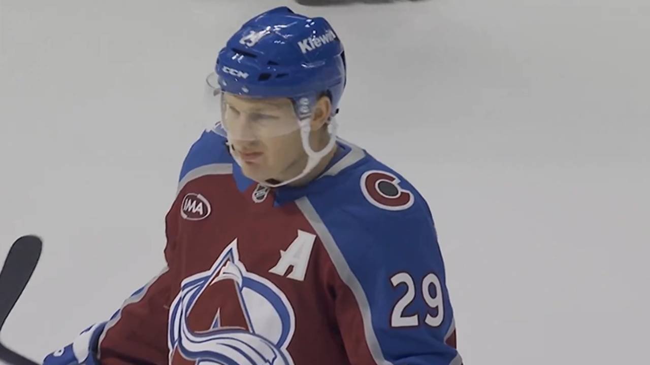 Avalanche’s MacKinnon buries power-play goal against Kings