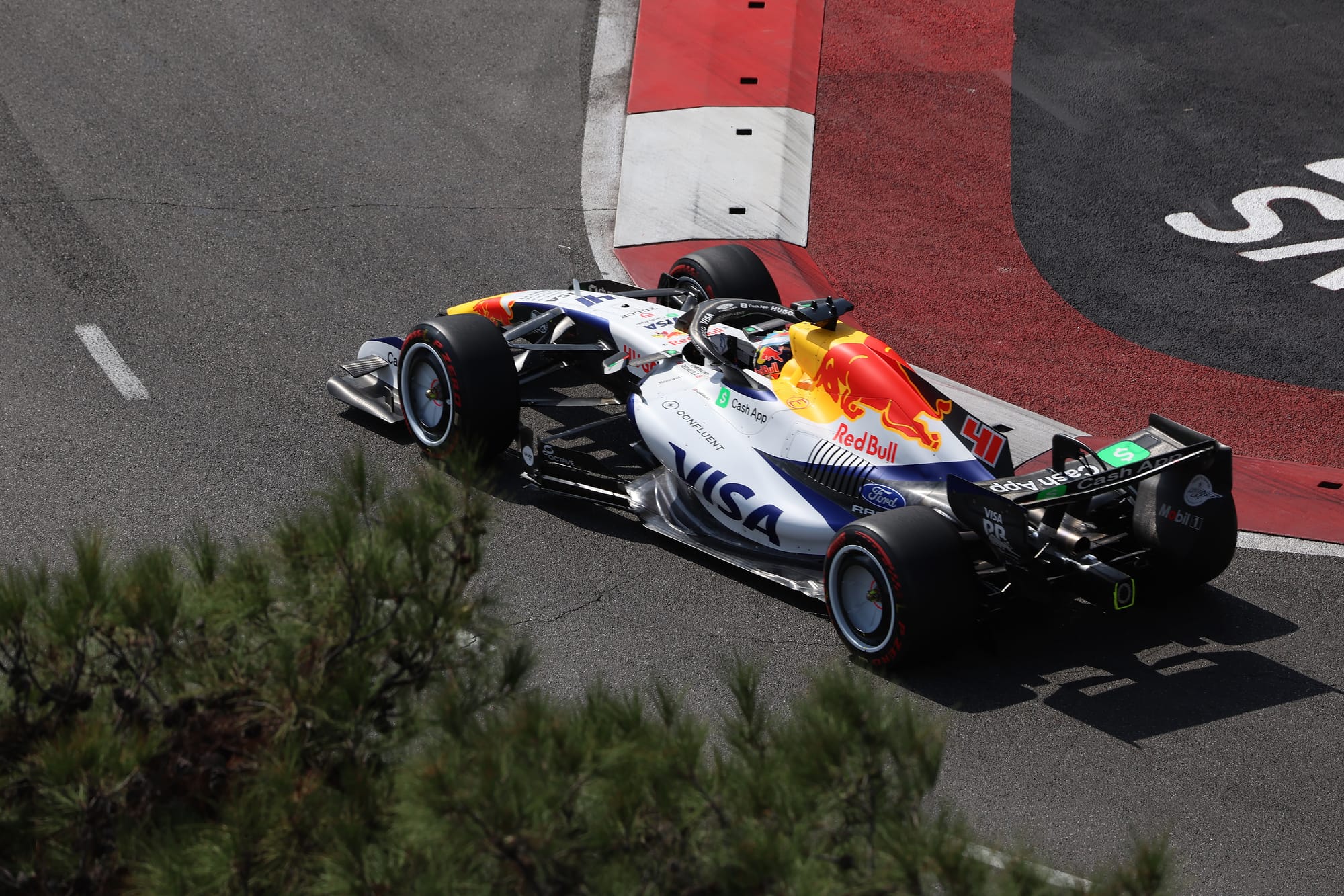 Lindblad gets back-of-the-grid penalty for F1's Malaysia return