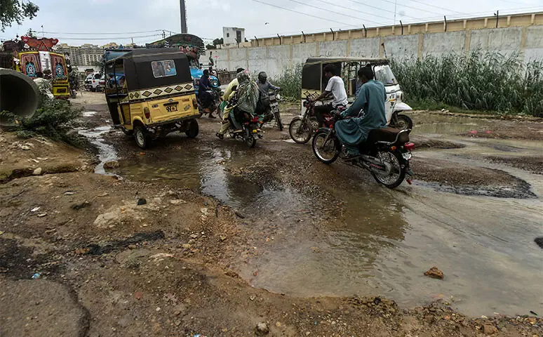 Pothole-riddled Gulistan-i-Jauhar roads turn daily travel into an exhausting ordeal