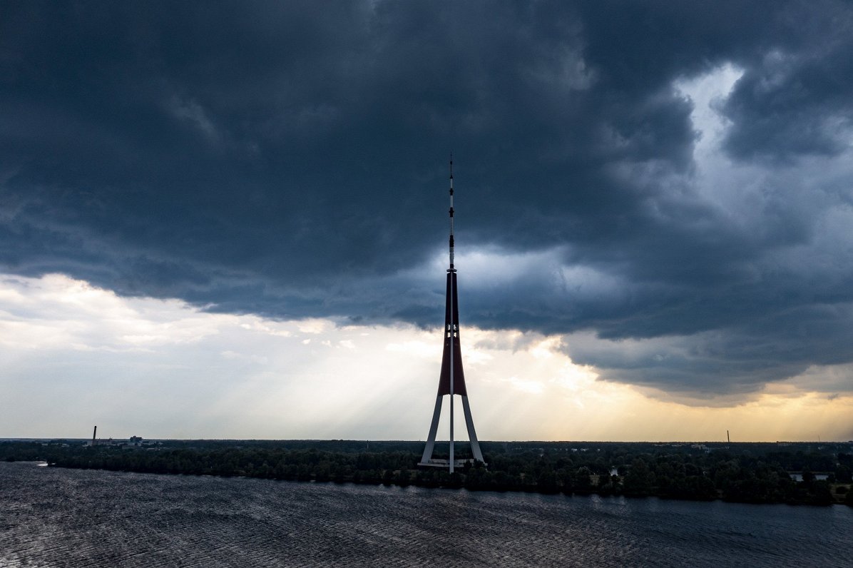 Rain and thunder in Latvia on Monday