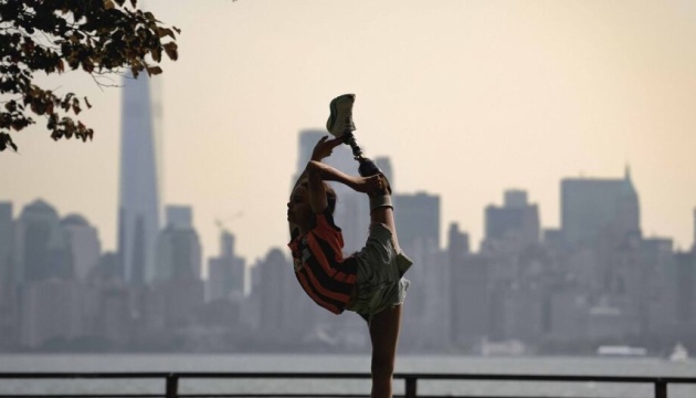 Young Ukrainian gymnast who lost her leg in Russian attack performs in New York
