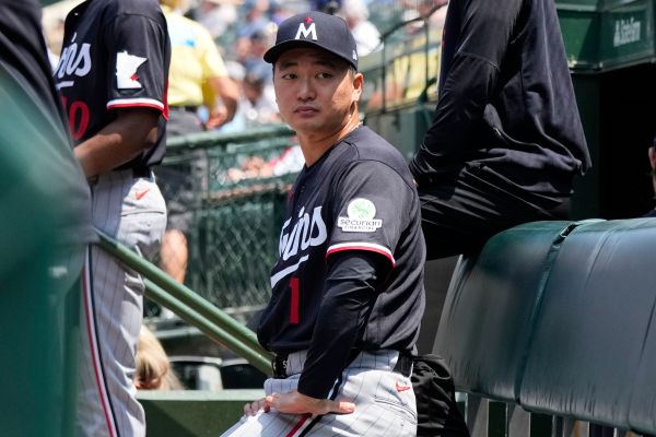 S. Korean Pitcher Go Woo-suk Suspended 10 Games over Glove Substance Violation