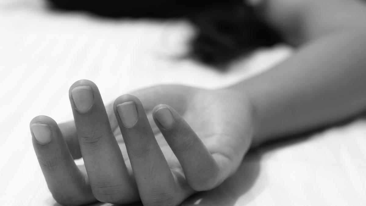 Medical aspirant ends life, allegedly distressed over NEET re-exam result