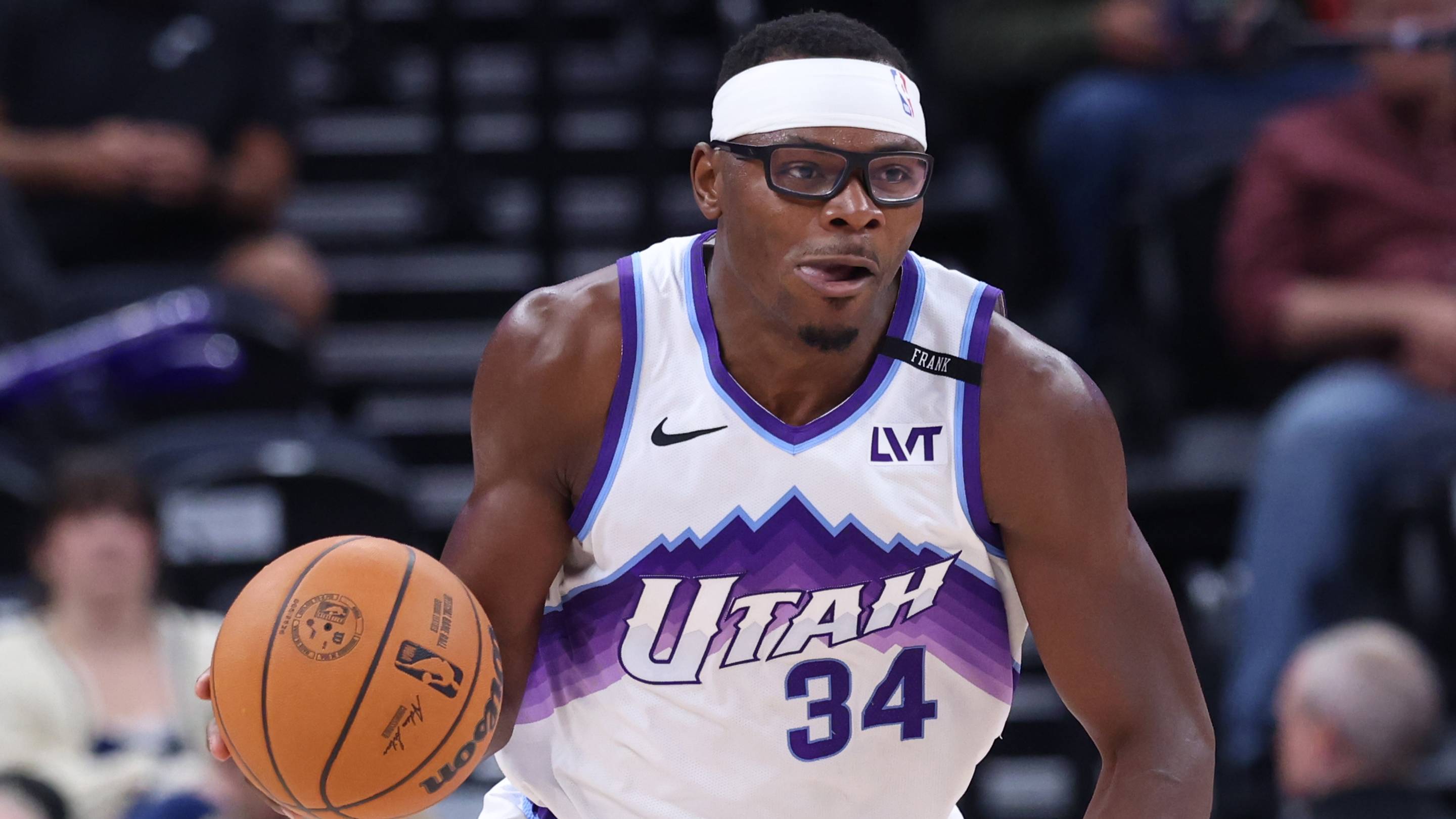 Knicks Just Lost Out on Promising Center With Oscar Tshiebwe Going Elsewhere
