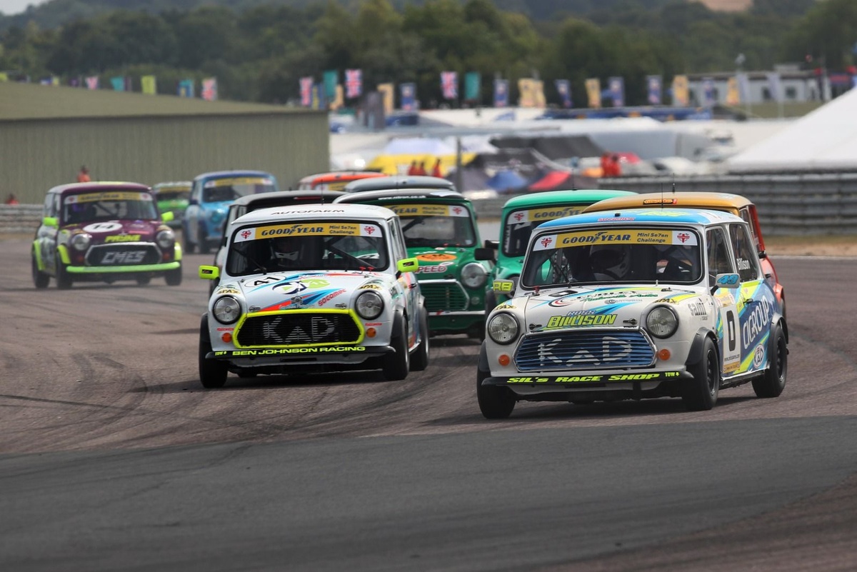 Mini masters put on another entertaining show at Thruxton