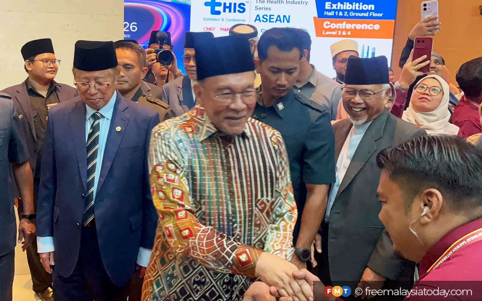 PM orders action against Rohingya disrupting public order