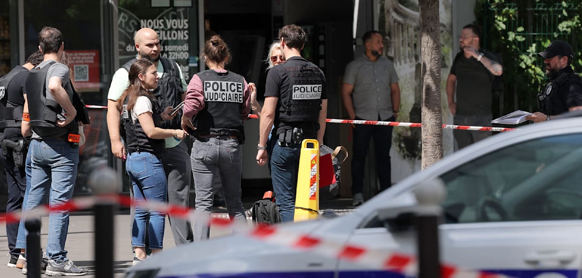 Angreifer mit zwei Messern verletzt drei Frauen in Paris