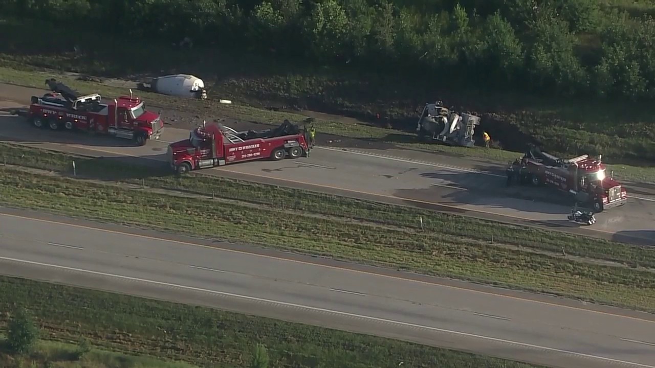 Houston traffic: SH-99 at Cypress Rosehill lanes closed due to heavy truck accident