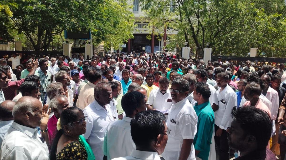 Salt producers, labourers petition against land acquisition for shipyard project