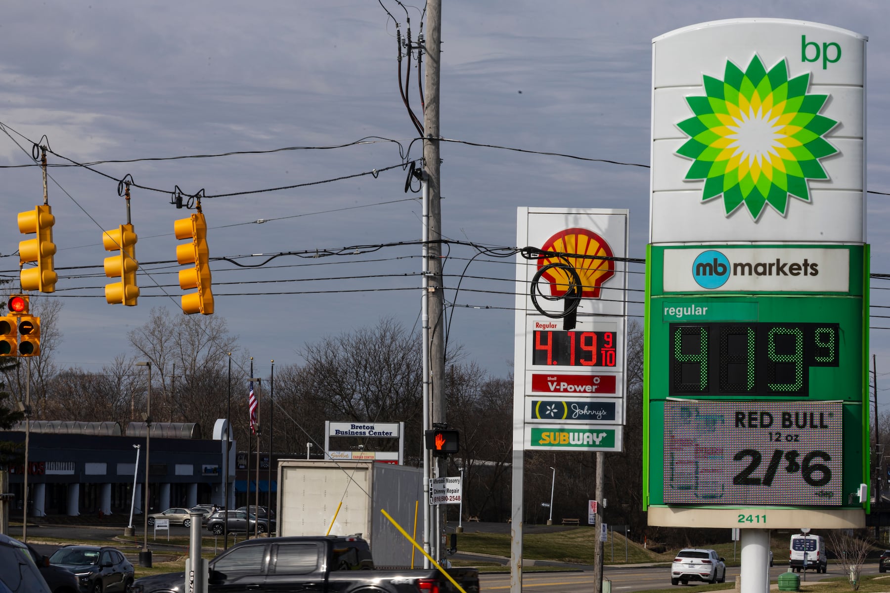 National gas prices top $4.10: Here are the 5 cheapest and 5 most expensive states to fuel up in