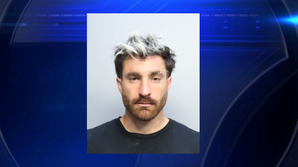 Tennis player arrested after allegedly threatening employees, damaging merchandise at Doral sporting goods store