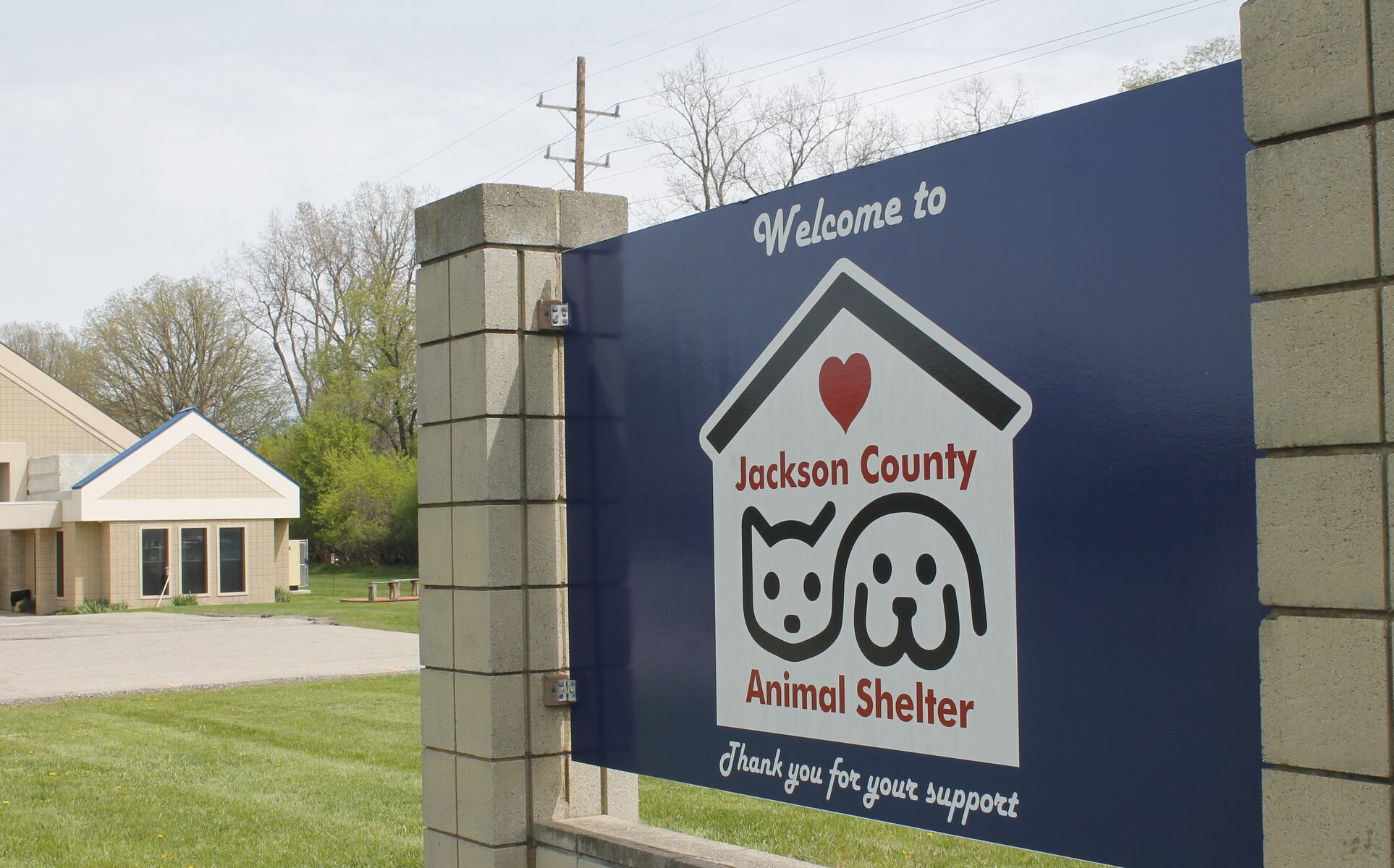 An upcoming golf outing could help save the life of a shelter animal in Jackson County