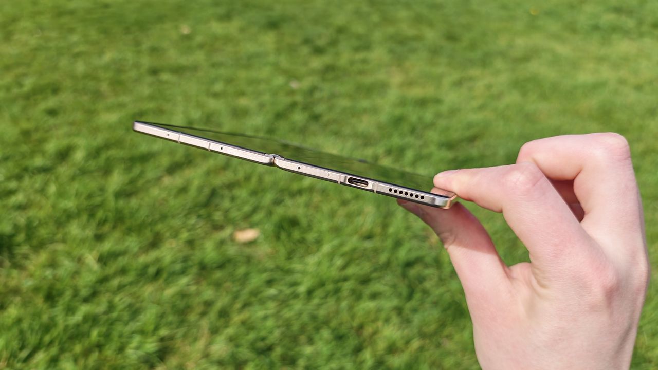 I’ve spent months with the Honor Magic V6, and no other foldable can touch it for durability or battery life