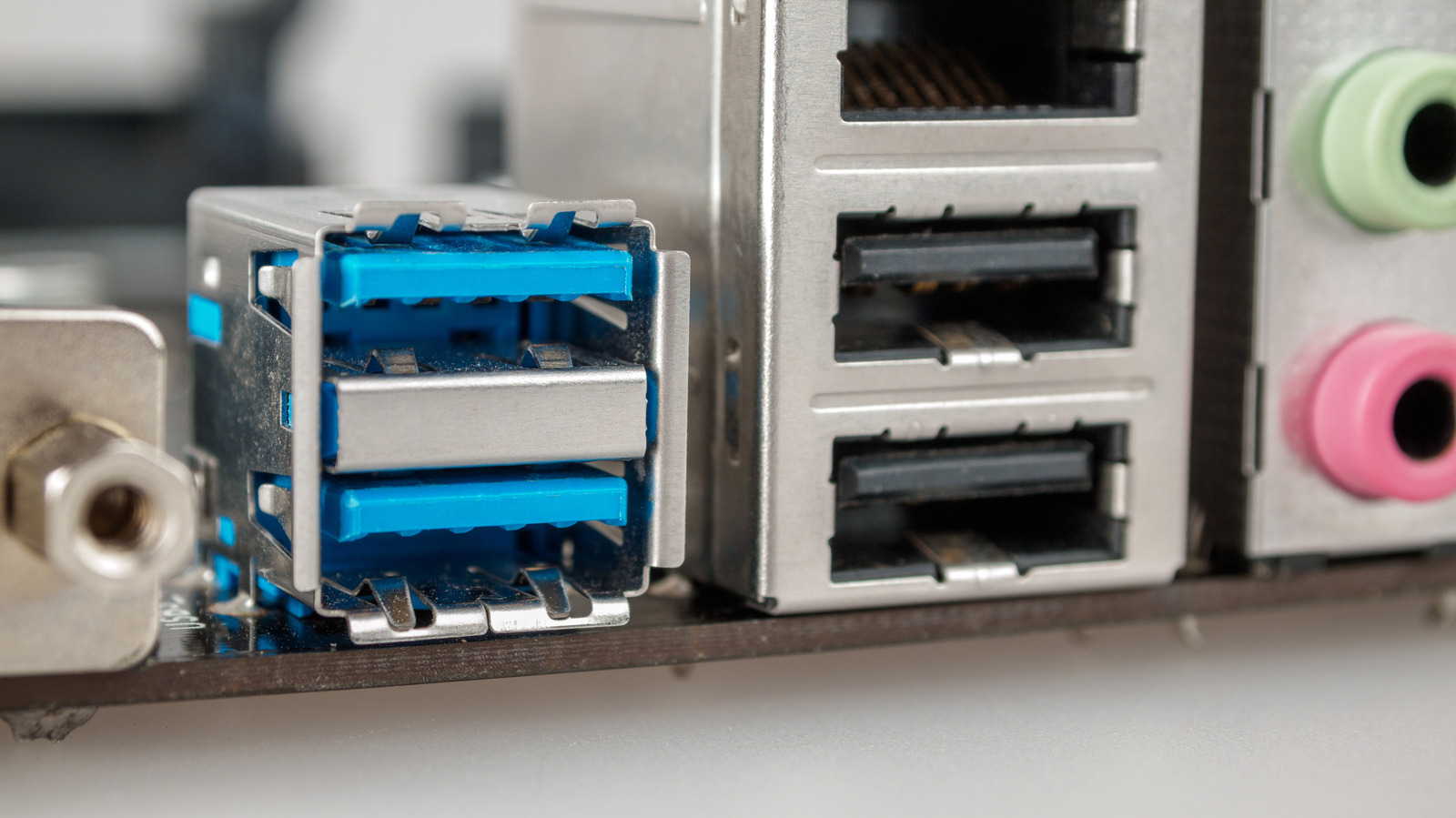 What's the difference between USB 3.0 & 2.0 and which should you use?
