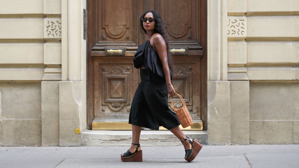 Not Espradrilles! These Chic Wedge Sandals Make Legs Look Longer