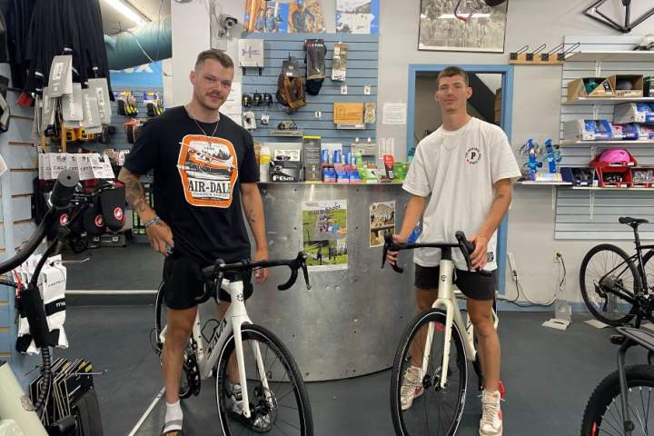 Charity cyclists to resume cross-country trek after bikes stolen in Winnipeg