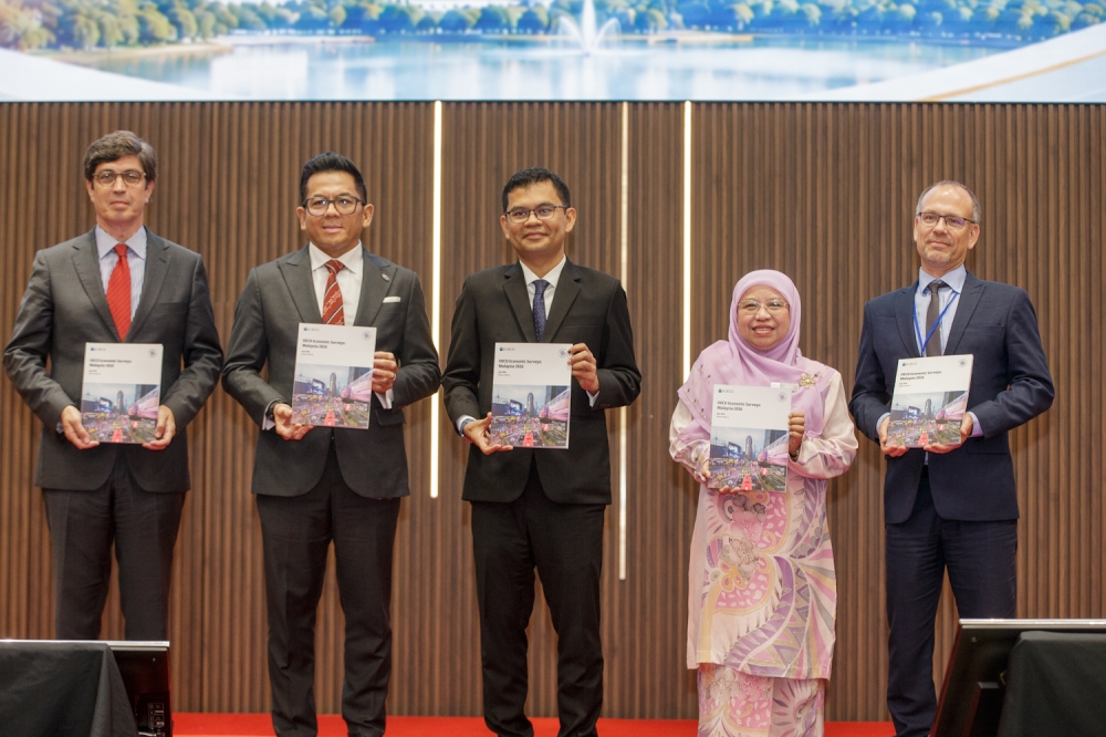 Malaysian govt prioritising wage growth before widening tax base, says economy minister