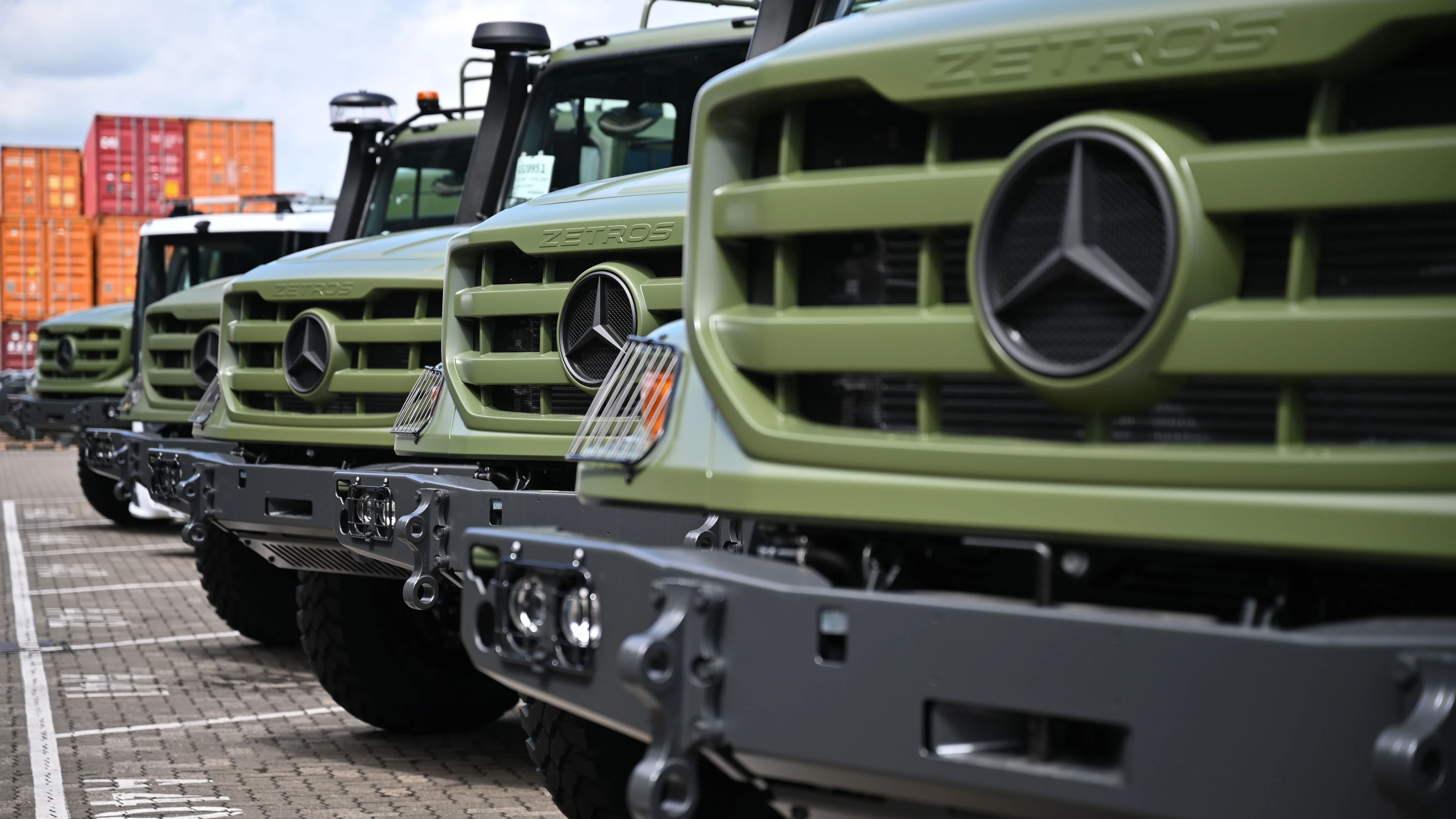 Business-Ticker: Mercedes will Geschäft mit Militär-Autos intensivieren