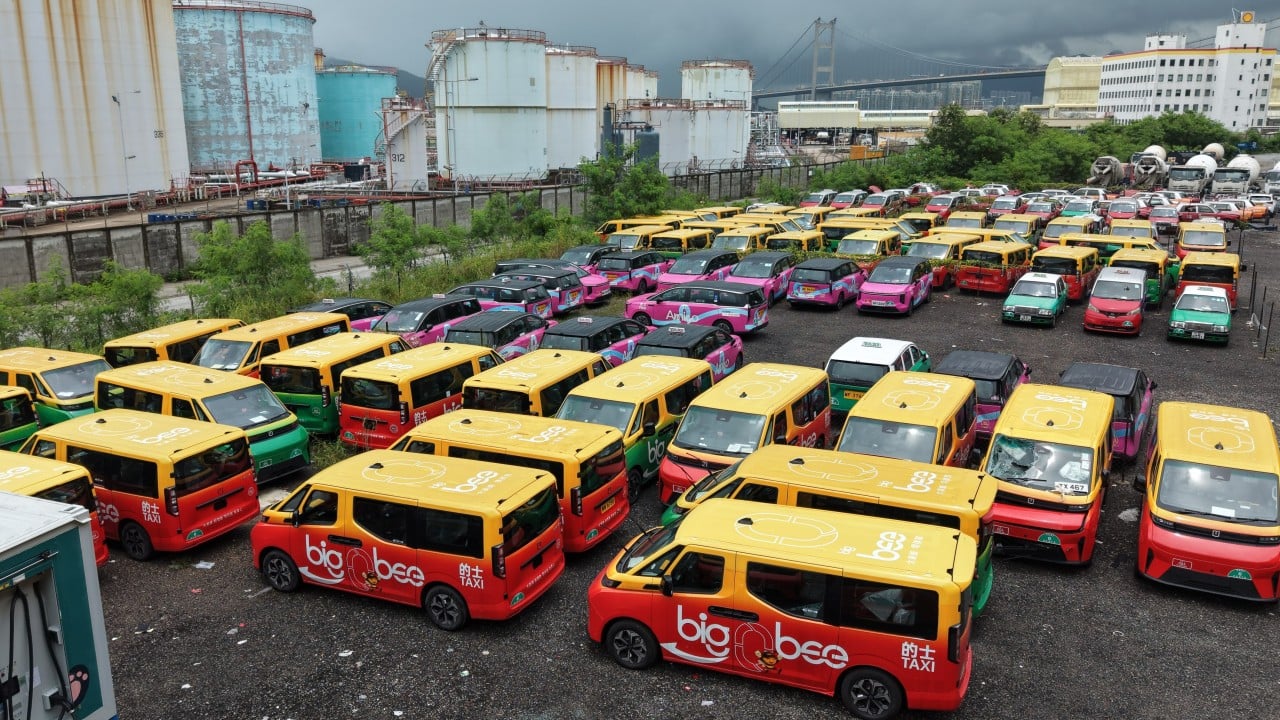 Hong Kong steps up support as premium taxi fleets face driver shortage