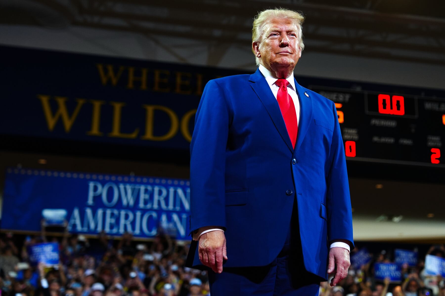Polling expert warns Trump could crush Democrats in 2026. Here are the ‘red flags’ why.