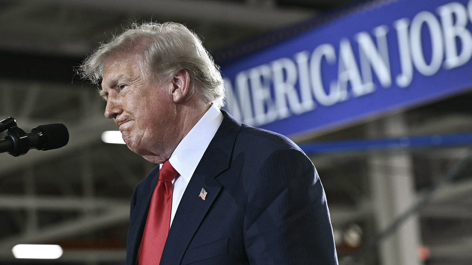 Trump Talks Economic Turnaround in Battleground Michigan