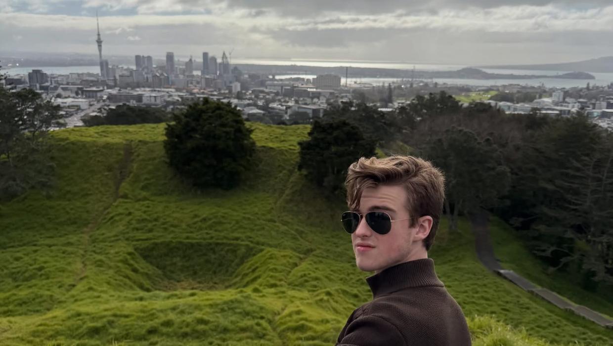 Young Sheldon star jokes Auckland has ‘too many JAFAs’