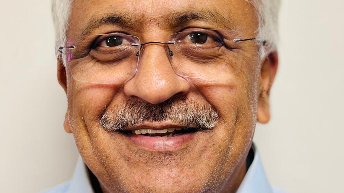 NITI Aayog member Balasubramaniam visits Karnataka Tribal Research Institute