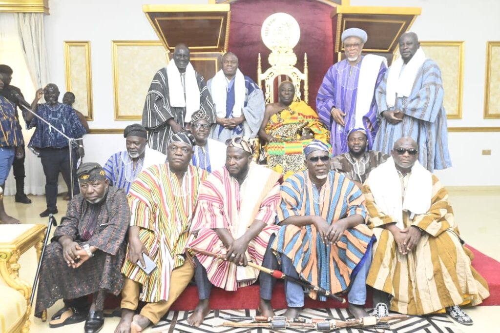 Dagbon delegation calls on Okyenhene, invites him to final funeral rites of late Yaa-Naa