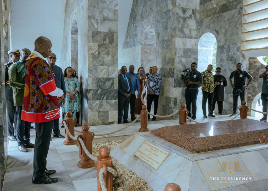 In Pictures: Gabon’s President pays tribute to Kwame Nkrumah on official visit to Ghana