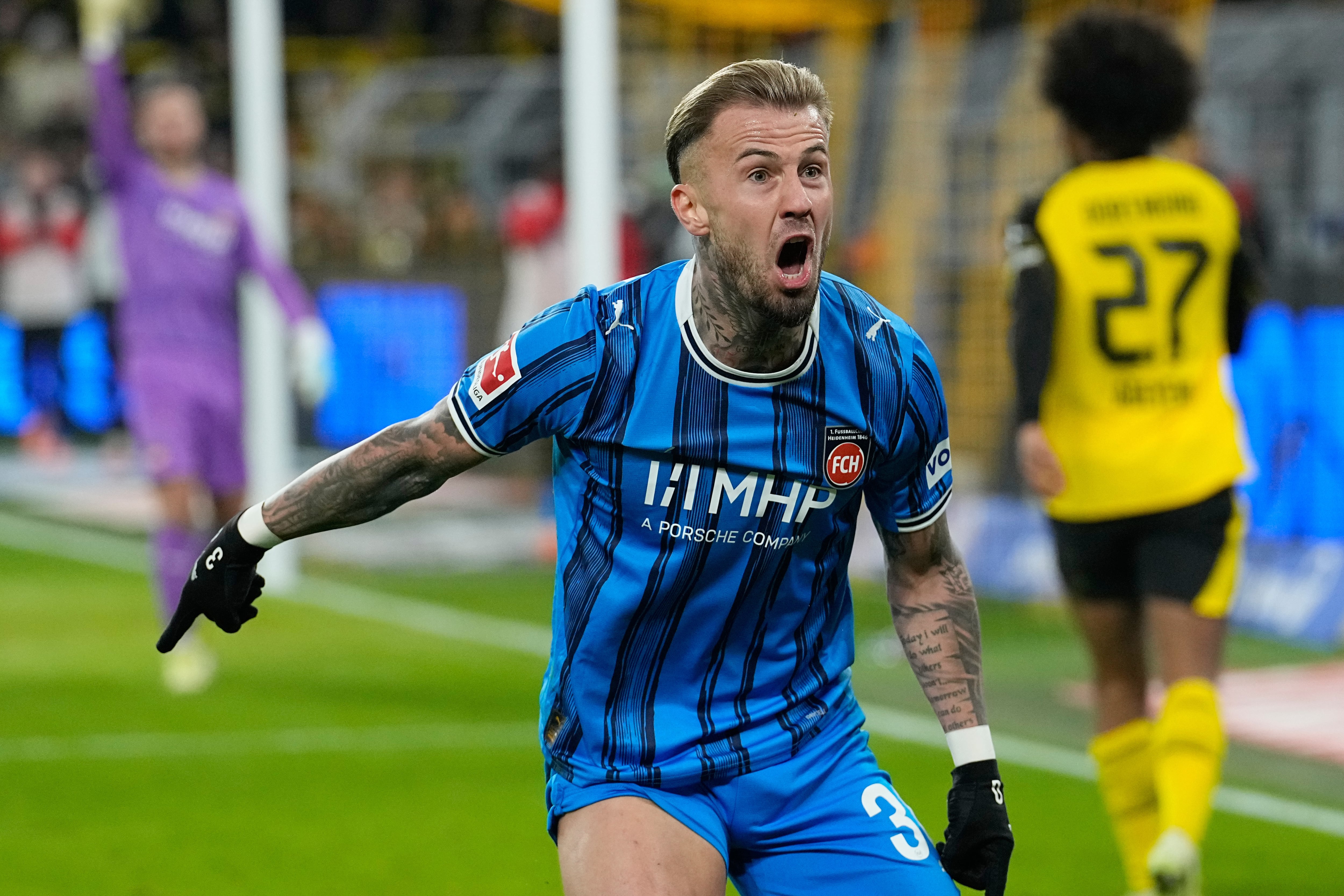 Toronto FC signs German midfielder Niklas Dorsch