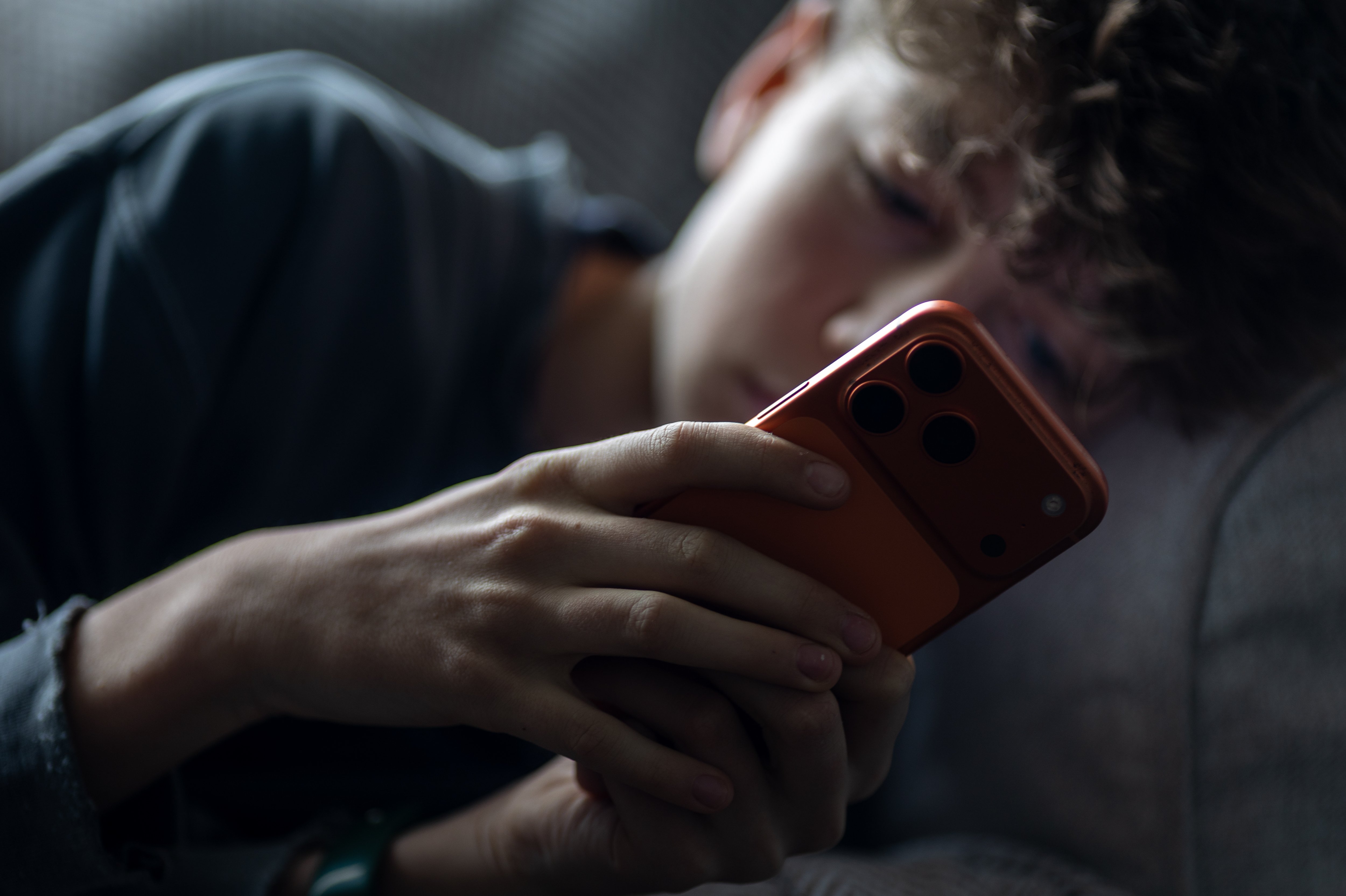 AI And Screens Fueling A Generation of Depressed, Isolated and Gender-Confused Youth, Experts Warn